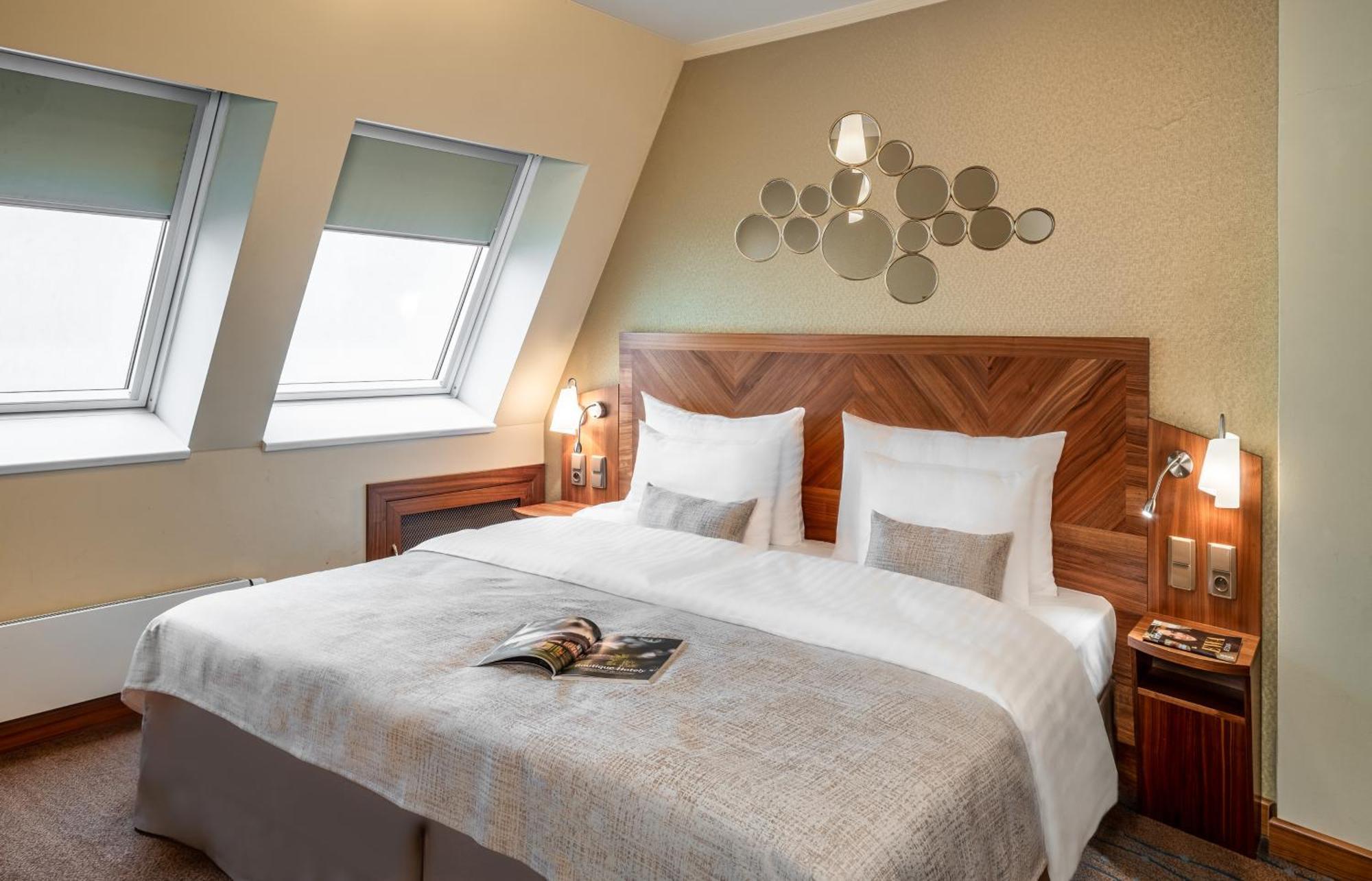 Crown Palace By Adrez Apart Otel Prag