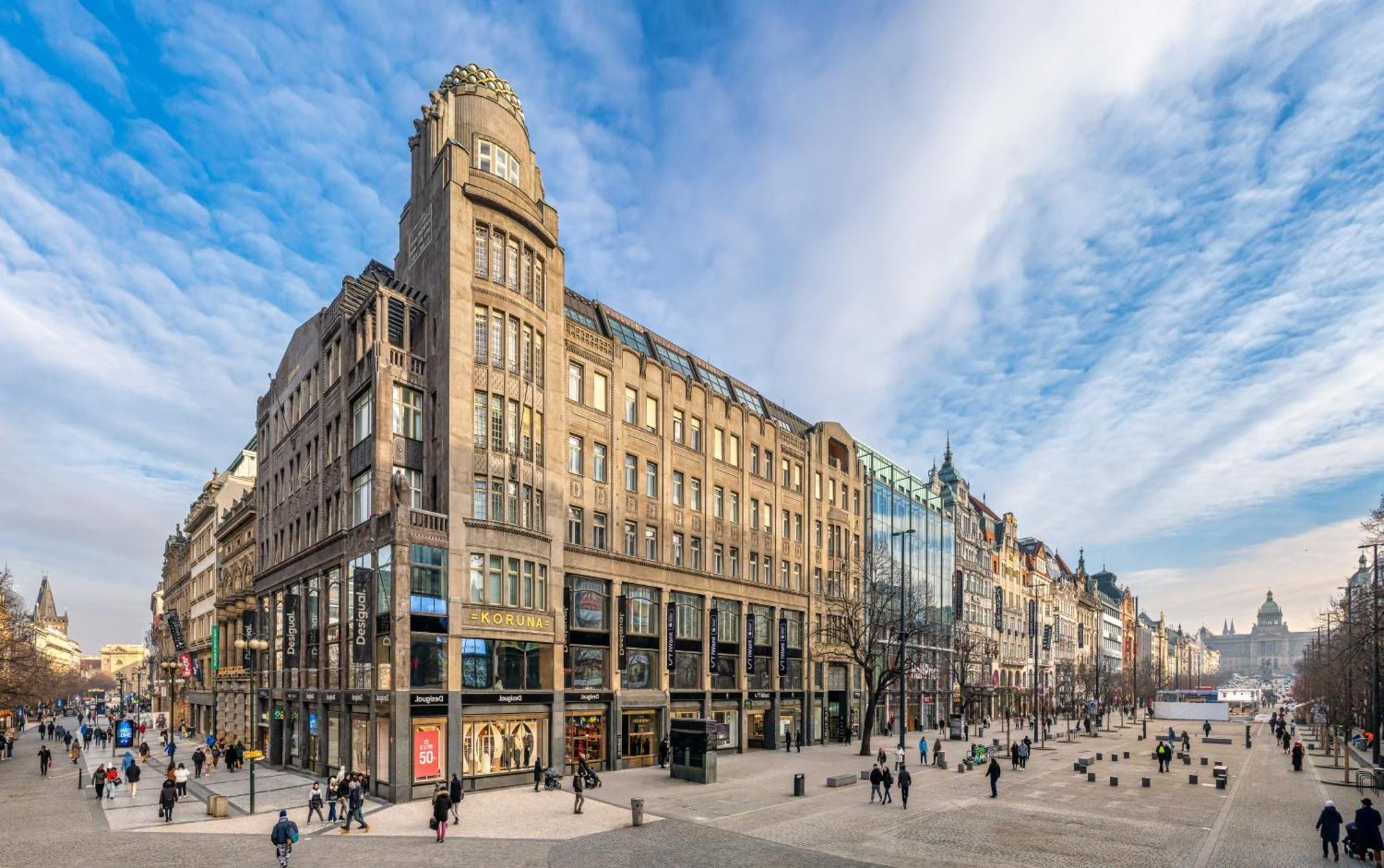 Crown Palace By Adrez Apart Otel Prag